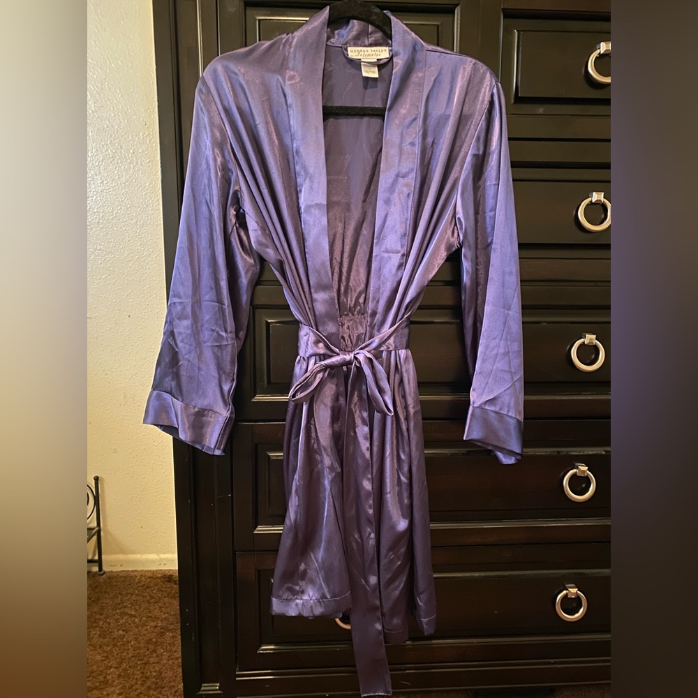 Morgan Taylor Intimates dark purple robe 🪻